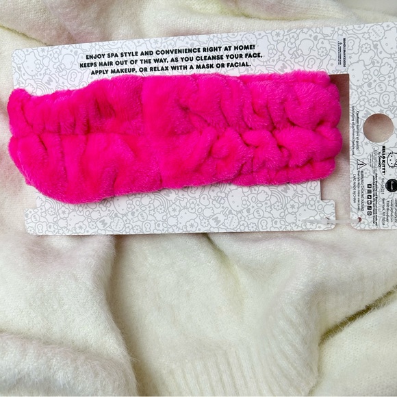 New Hello Kitty Plush Spa Headband - Picture 2 of 3